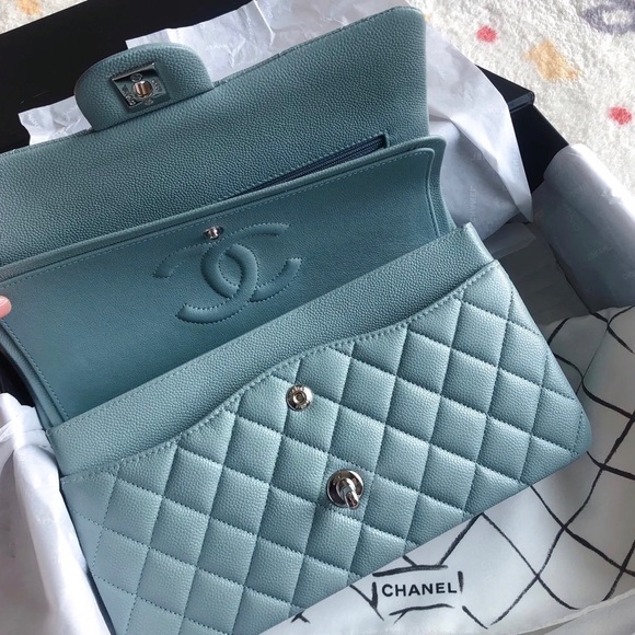 Authentic  CF  Classic Double Flap M - Picture 8 of 8